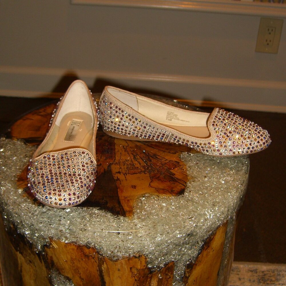 INC INTERNATIONAL CONCEPTS BEDAZZLED  FLAT SHOES 7.5M